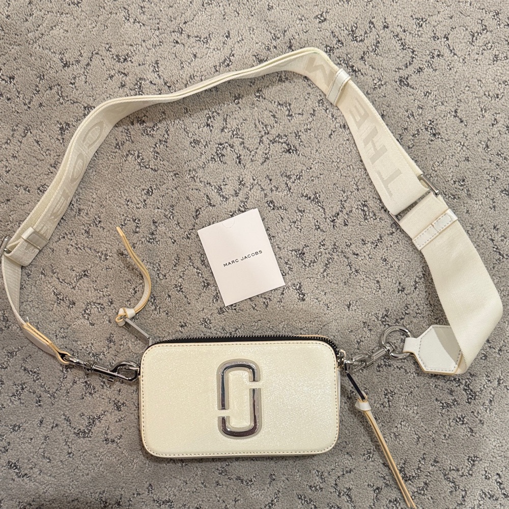Marc Jacob’s snapshot purse never used